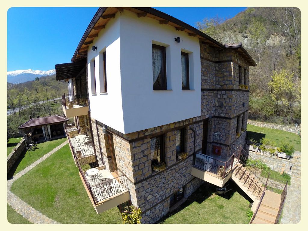 Archontiko Emmanouilidi Suites Loutraki  Exterior photo