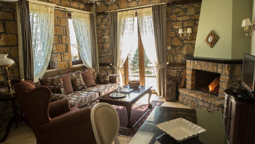 Archontiko Emmanouilidi Suites Loutraki  Exterior photo