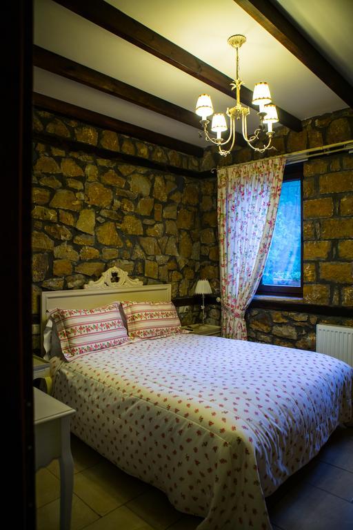 Archontiko Emmanouilidi Suites Loutraki  Exterior photo