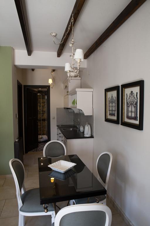 Archontiko Emmanouilidi Suites Loutraki  Exterior photo