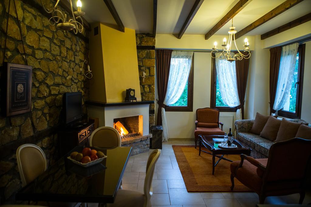Archontiko Emmanouilidi Suites Loutraki  Exterior photo