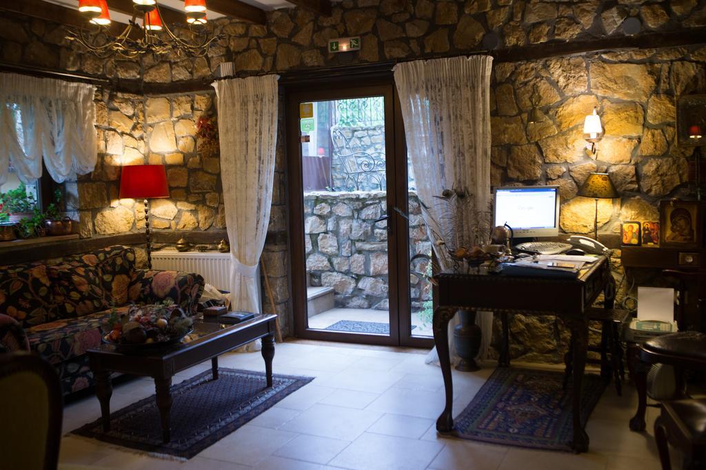 Archontiko Emmanouilidi Suites Loutraki  Exterior photo