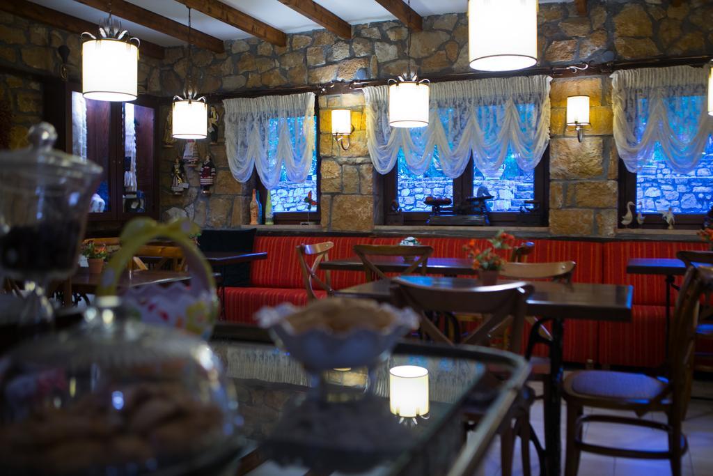 Archontiko Emmanouilidi Suites Loutraki  Exterior photo