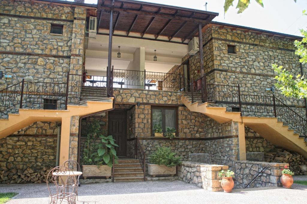 Archontiko Emmanouilidi Suites Loutraki  Exterior photo